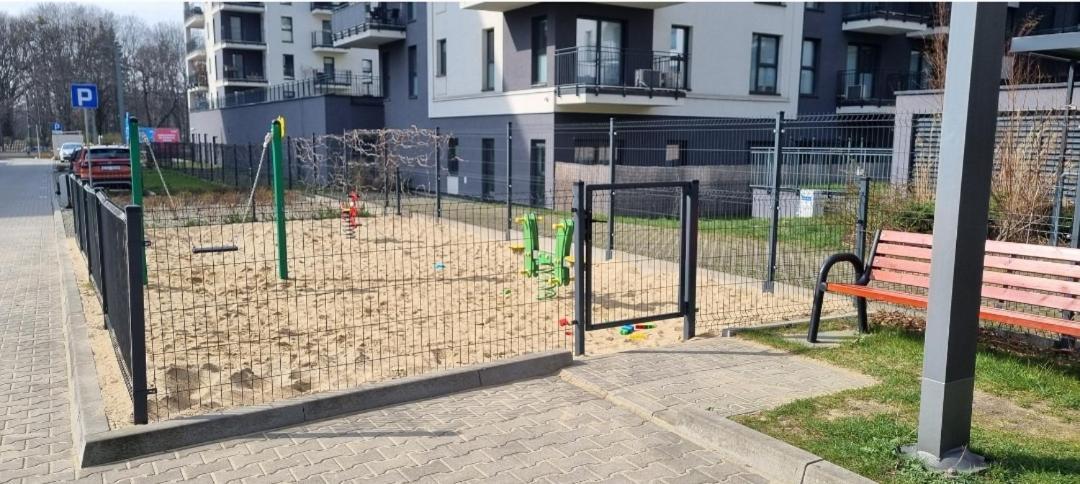 Apple Apartments - Gdanska Prywatne Miejsce Parkingowe Łódź Kültér fotó